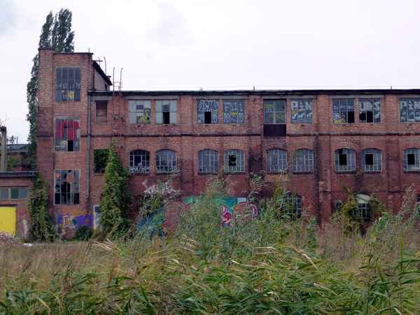 Alte Produhionshalle in Danziger Werft