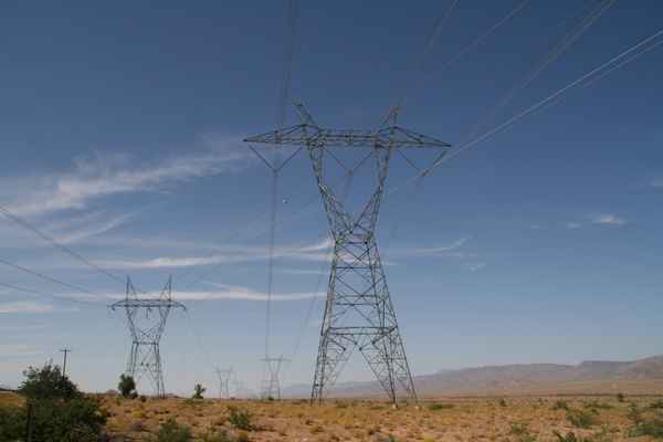 Starkstrommast, &Uuml;berlandleitung USA, 2009. Ver&ouml;ffentlichung bitte nur mit Urhebernennung: Alexander Hauk / alexander-hauk.de