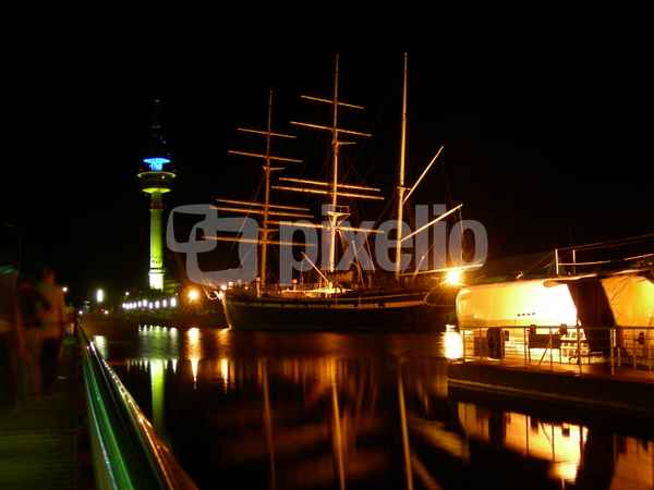Museumshafen bei Nacht