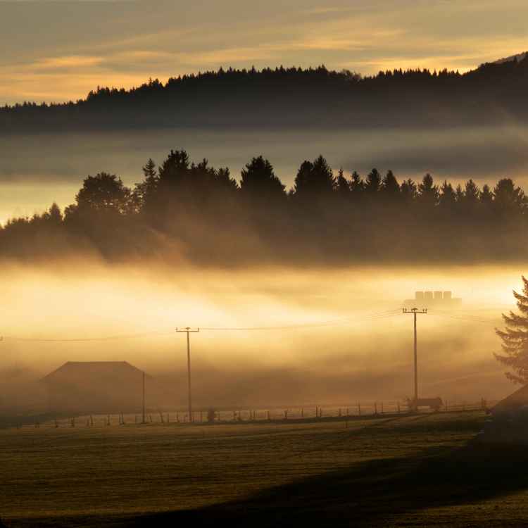 Wallender Nebel