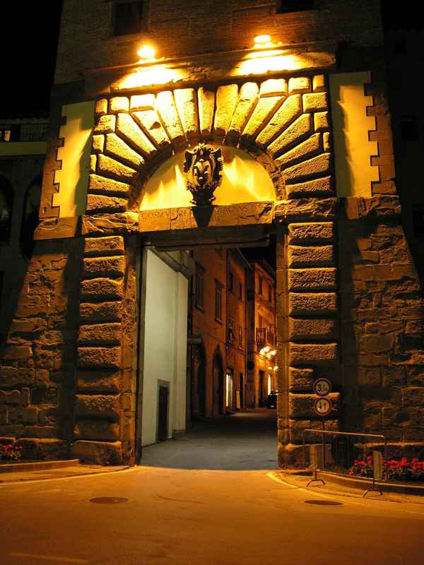 Stadttor zu Monte San Savino (Toscana)