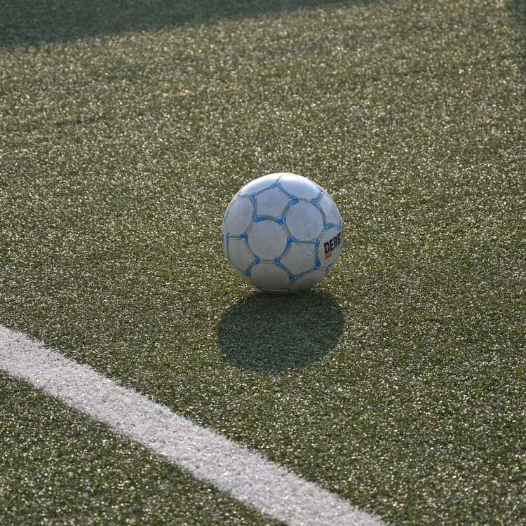 Einsamer Ball