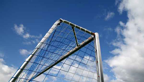 Tor auf dem Sportplatz