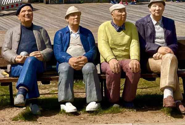 Wartende Boule-Spieler auf Sylt