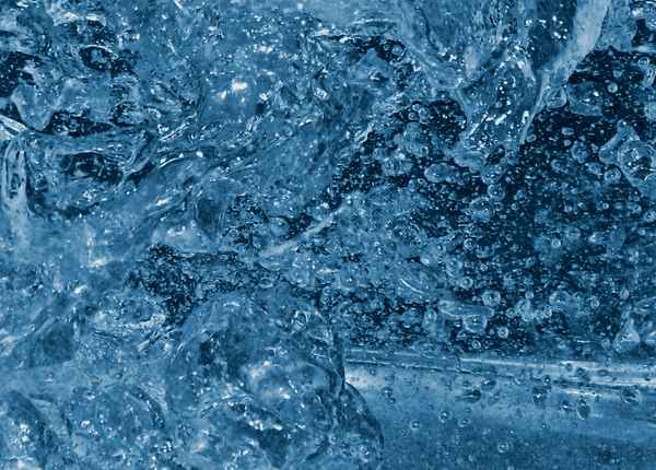 Kochendes Wasser im Wasserkocher