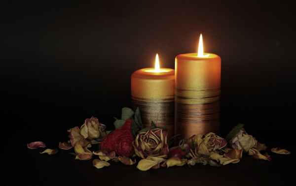 romantisches kerzenlicht am abend