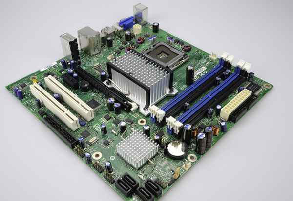 Motherboard, Platine