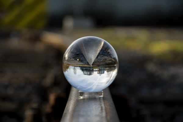 Spiegelung in Glaskugel 2