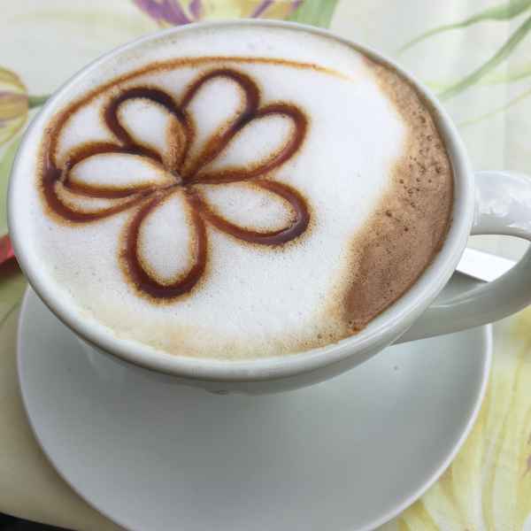 Eine Tasse Cappuccino