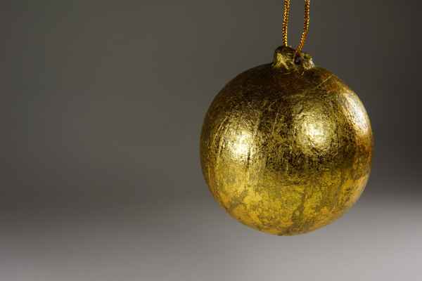 Goldene Weihnachtskugel 2