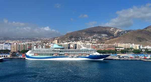 kleines Kreuzfahrtschiff