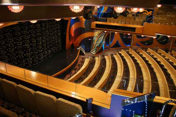 Costa Luminosa, Theater