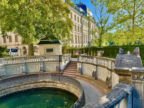 Donauquelle mit Fürstenschloss in Donaueschingen