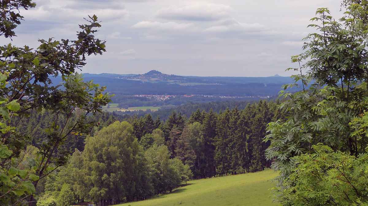 Blick zur Basaltkegel Parkstein
