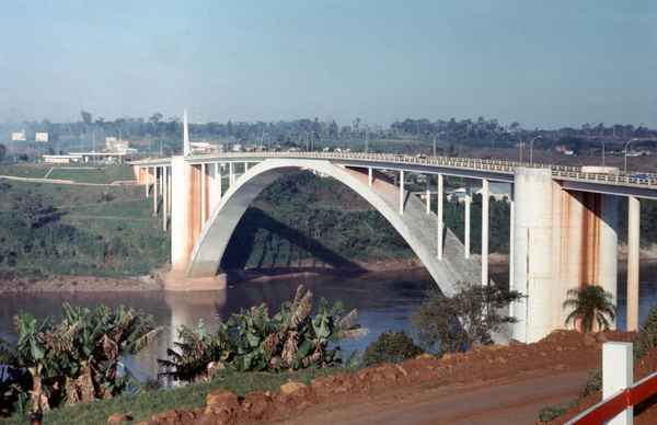 Brücke über den Parana
