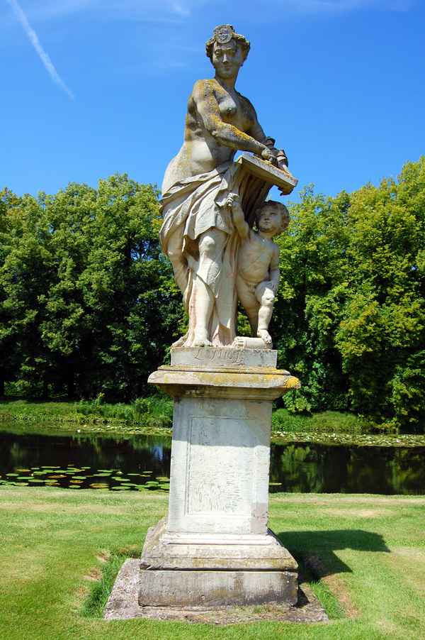 Wasserschloss Anholt. Schlossgartenskulptur #4