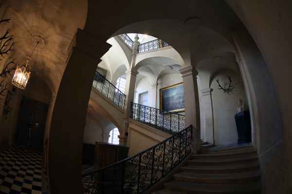 Treppenhaus in einem Schloss an der Loire