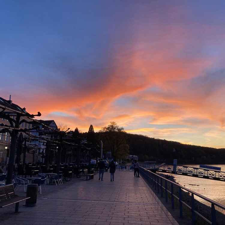 Sonnenuntergang am Rhein