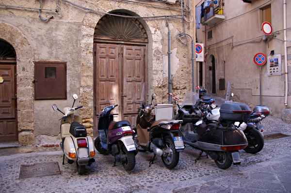 Jedem seinen Roller in Cefalù