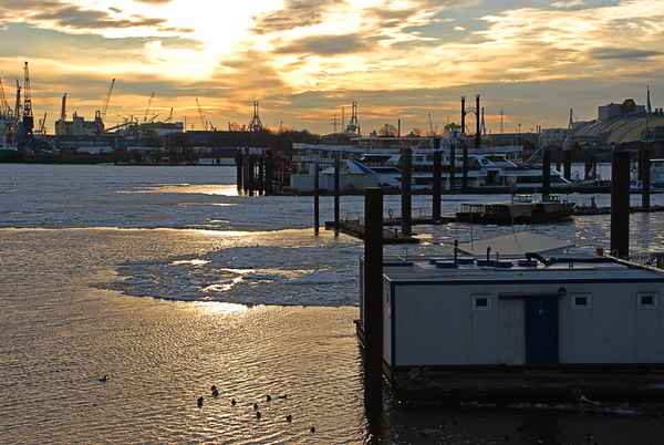 Elbe vom Baumwall