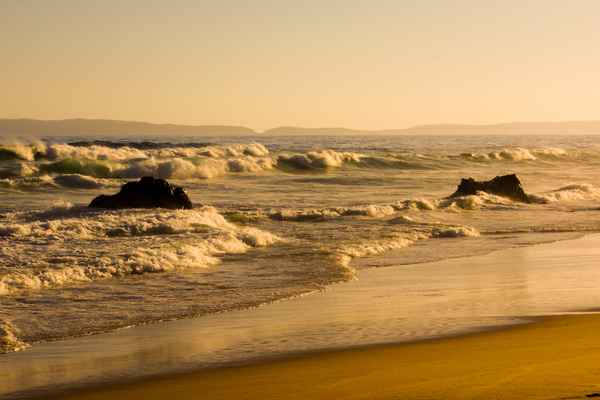 Fels in der Brandung