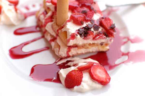 Erdbeer-Sahne-Dessert
