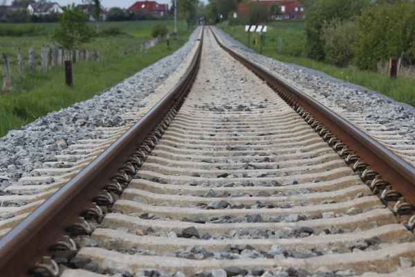 Gerade Bahn für den Zugverkehr