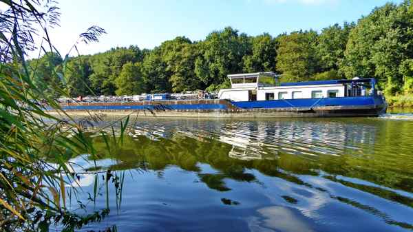 Tankschiff auf der Ems