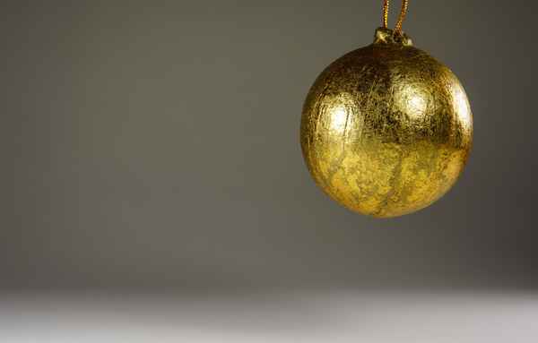 Goldene Weihnachtskugel 3