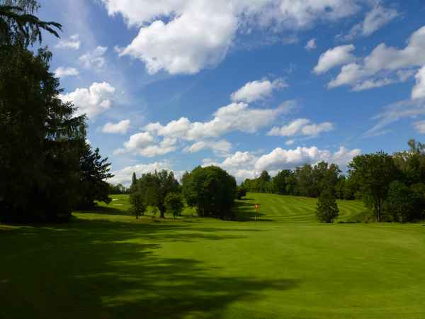 Golfplatz in Sonntagslaune
