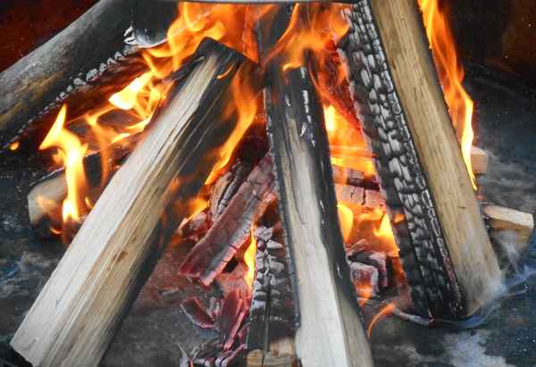 Buchenholzfeuer