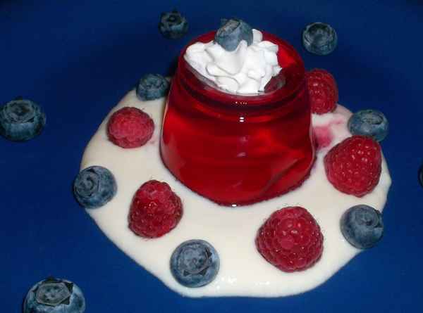 Himbeer-Wackelpudding