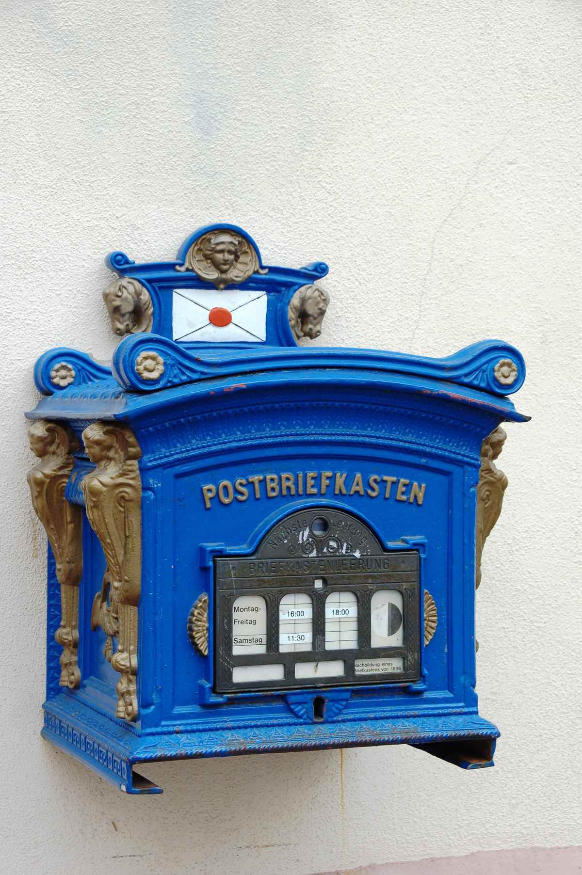 Postbriefkasten