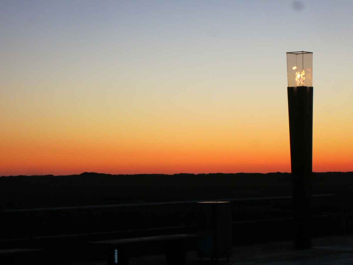 Fackel im Abendlicht