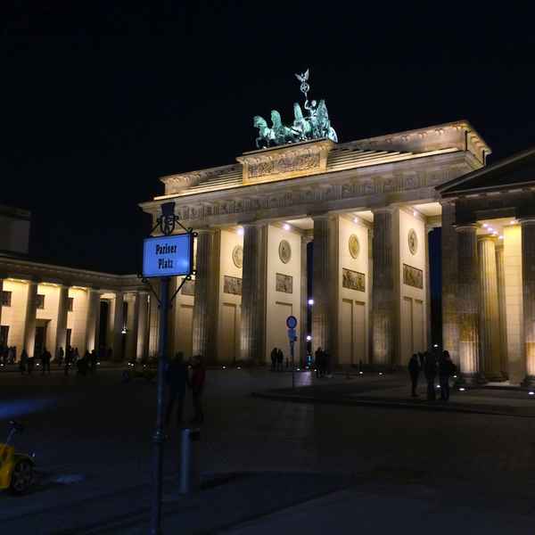 Pariser Platz mit Brandenburger Tor