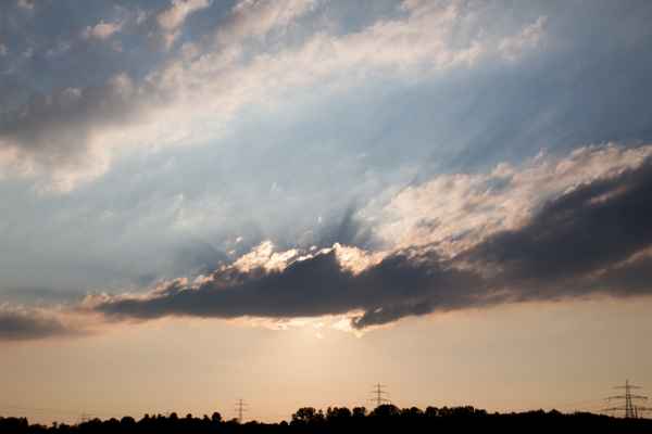 Der Kampf der Sonne mit den Wolken