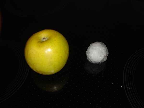 Hagelkorn und Apfel
