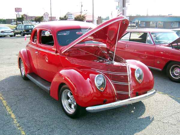 Roter Oldie, gesehen in King (North Carolina)
