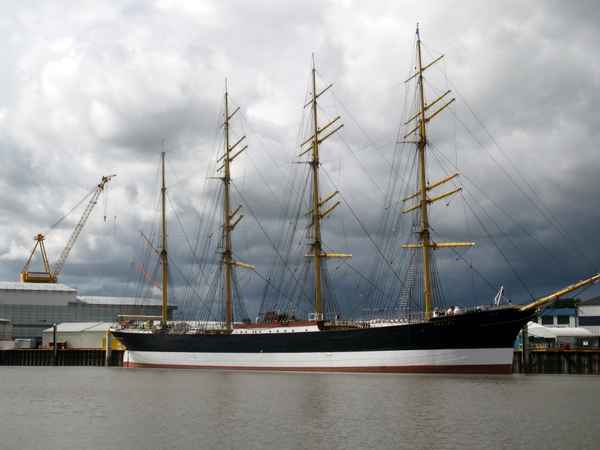 Uns Peking kehrt zurück nach Hamburg