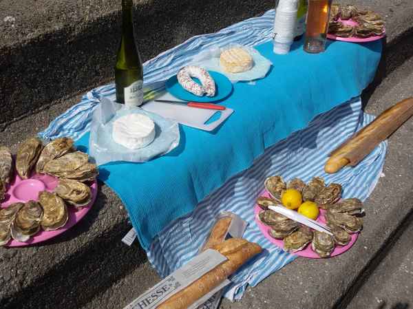 Picknick mit Austern in Frankreich
