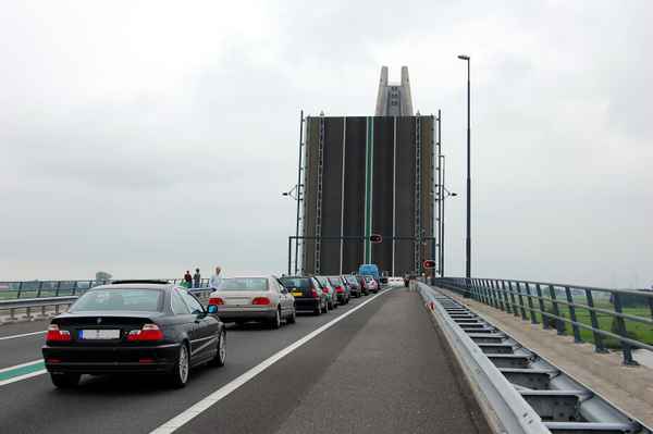 und plötzlich geht die Straße hoch