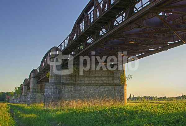 Eisenbahnbrücke
