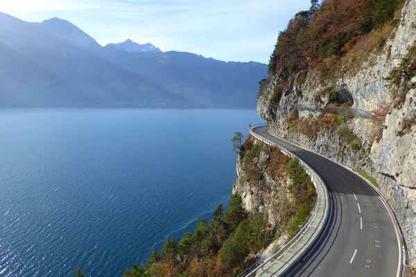 Uferstrasse Interlaken--Thun