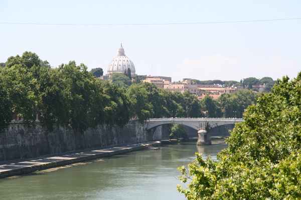 st.peter vom tiber aus