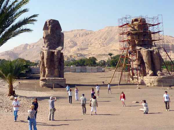 Memnom-Kolosse bei luxor  ( Ägypten )
