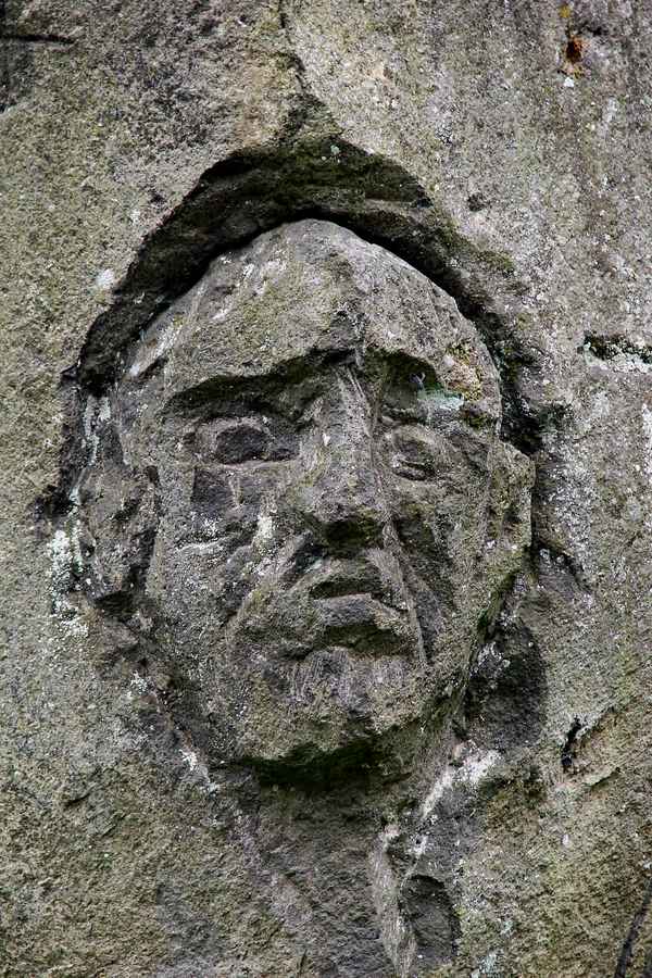 versteinertes Gesicht