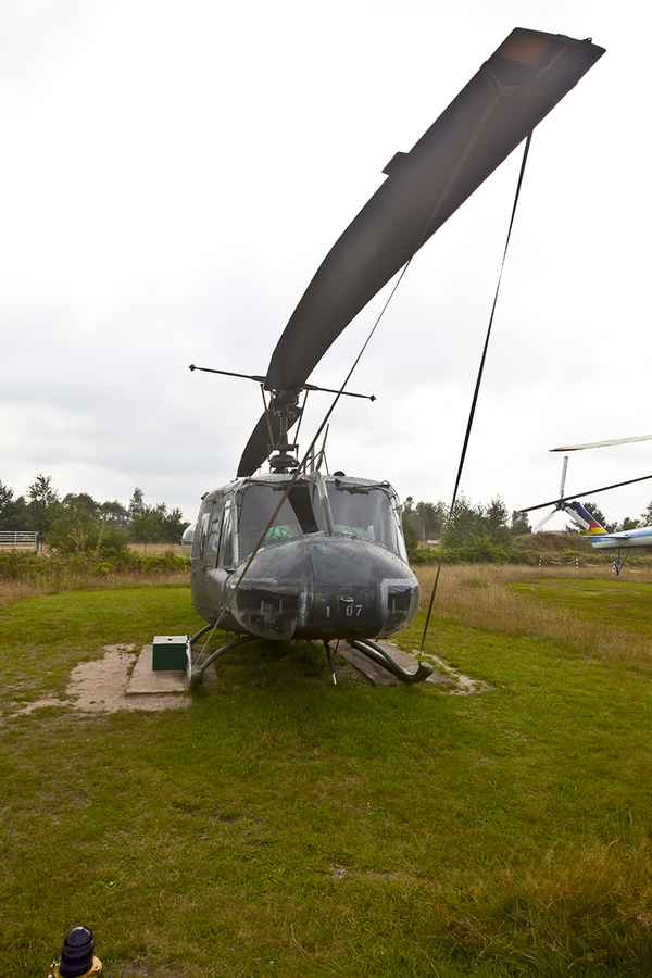 Bell UH 1D