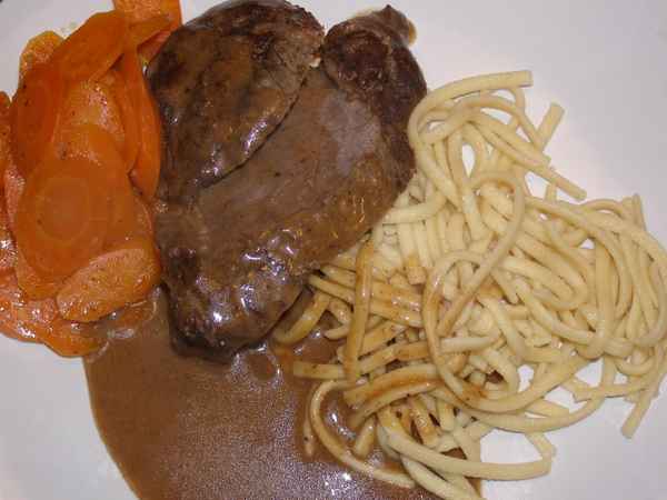 Rinderbraten in Balsamicosahnesoße