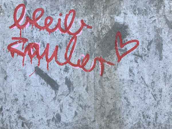 Graffiti: "Bleib zauber" / Foto: Alexander Hauk