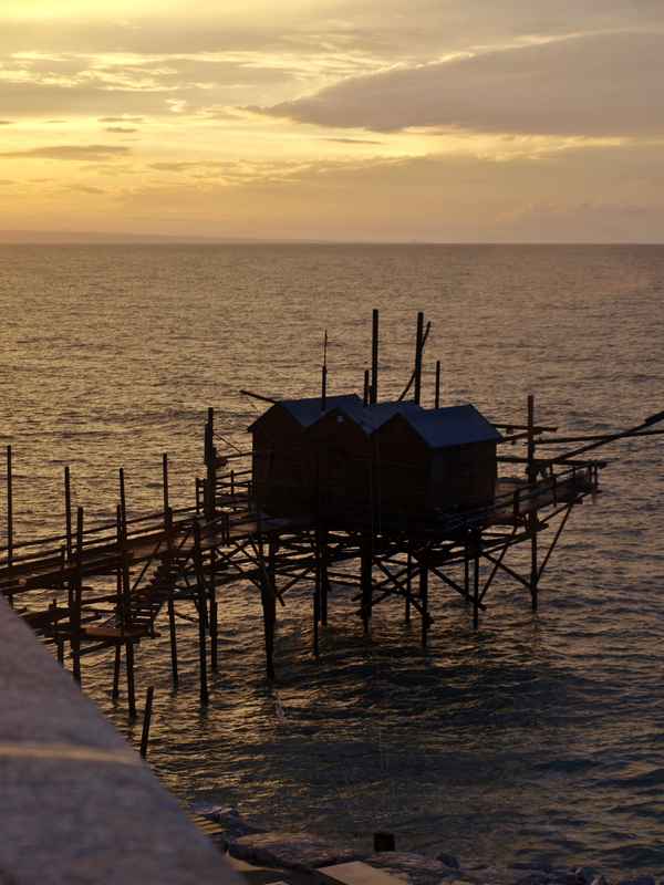 Trabucco in der Abenddämmerung